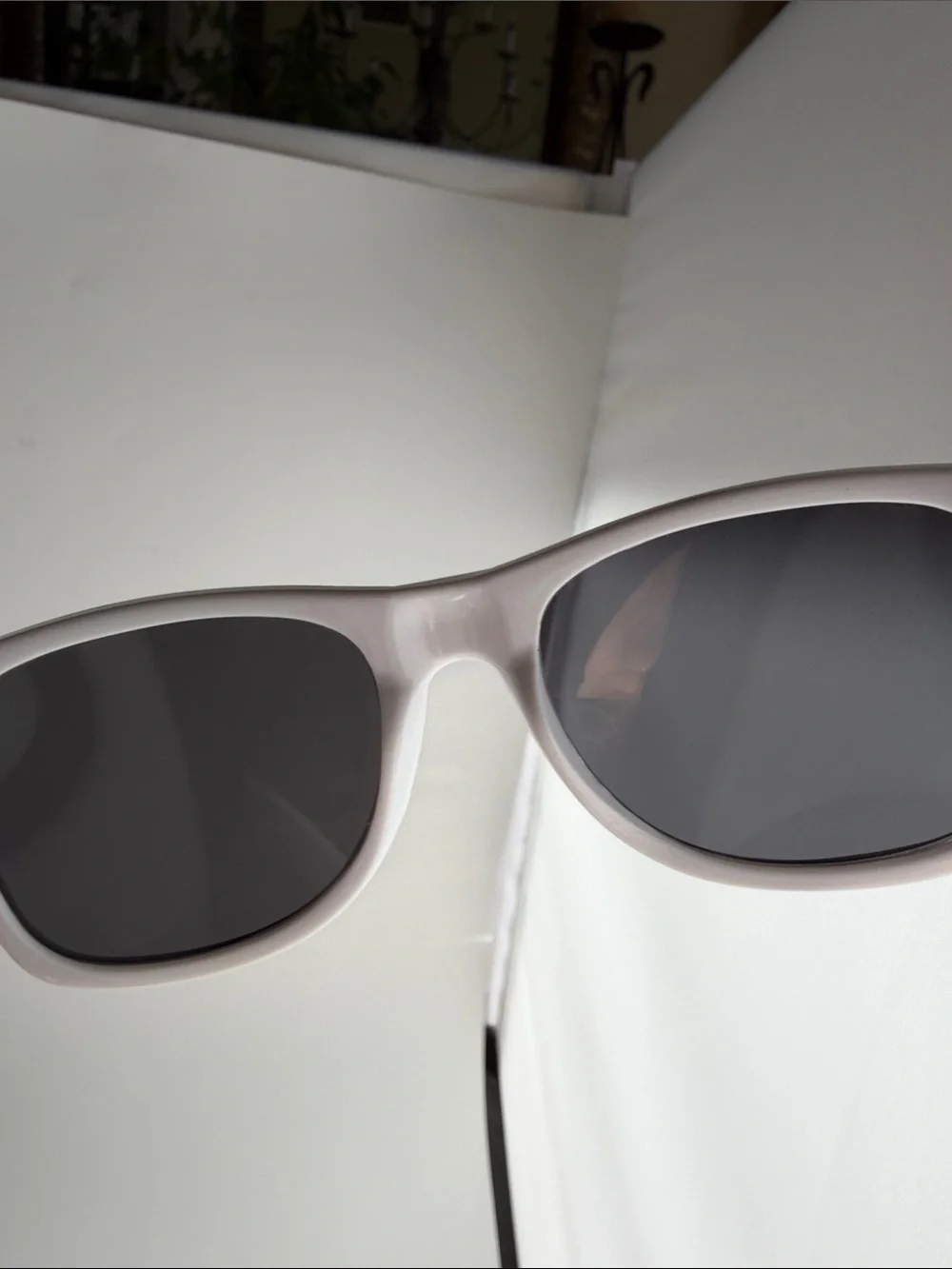 White Sun Glasses by El Cristiano 1761